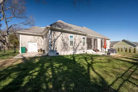 Exterior - 218 Hammock Dr, Winchester, TN 37398 photo 10 of 14