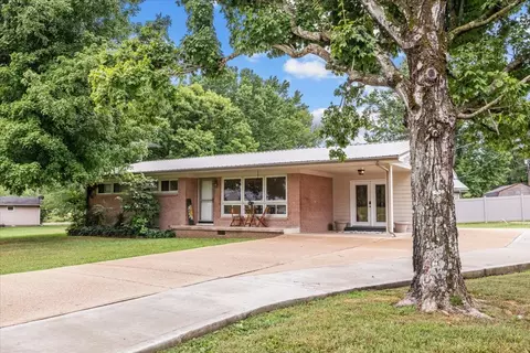 43 Brook St, Mcewen, TN 37101