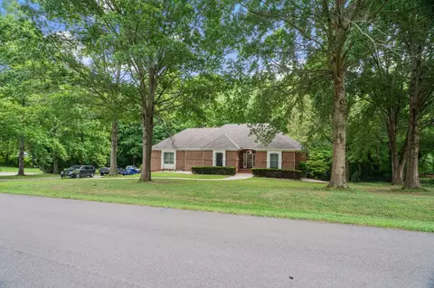 Exterior - 2000 Palmer Dr, Springfield, TN 37172 photo 3 of 15