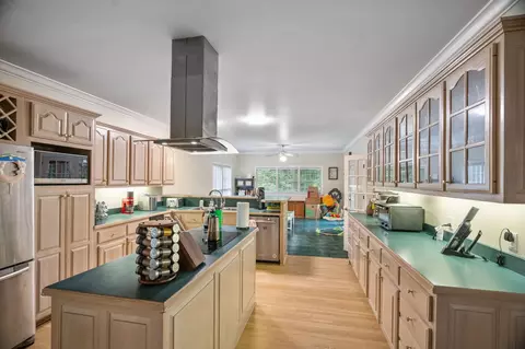 Kitchen - 2000 Palmer Dr, Springfield, TN 37172 photo 4 of 6