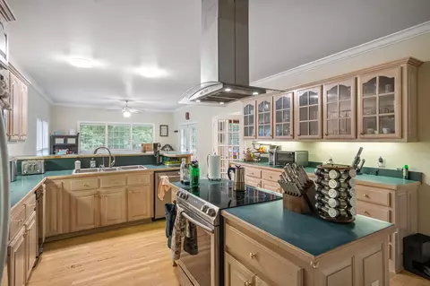 Kitchen - 2000 Palmer Dr, Springfield, TN 37172 photo 5 of 6
