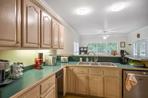 Kitchen - 2000 Palmer Dr, Springfield, TN 37172 photo 6 of 6