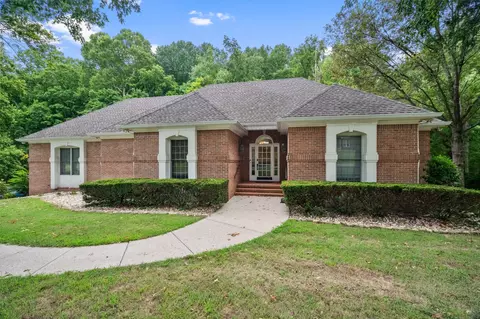 2000 Palmer Dr, Springfield, TN 37172