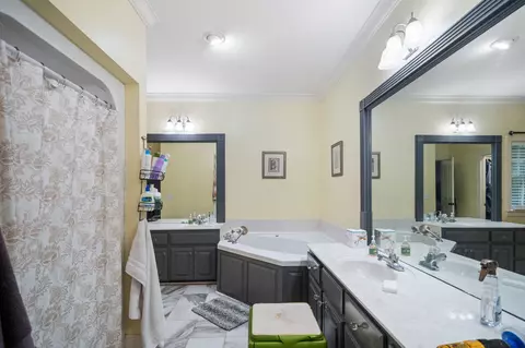Bath - 2000 Palmer Dr, Springfield, TN 37172 photo 4 of 4