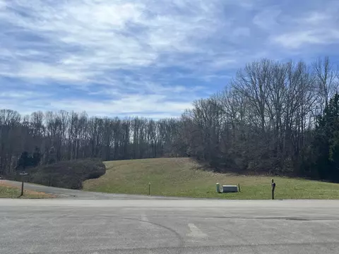 120 Holly Bend Dr, Byrdstown, TN 38549