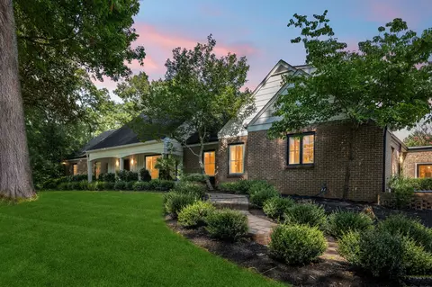 2428 Hidden Lake Cir, Columbia, TN 38401