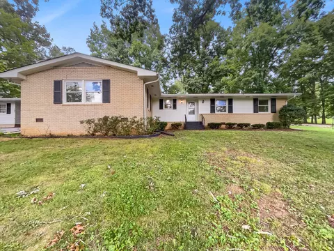 100 Bel Arbre Pl, Dickson, TN 37055