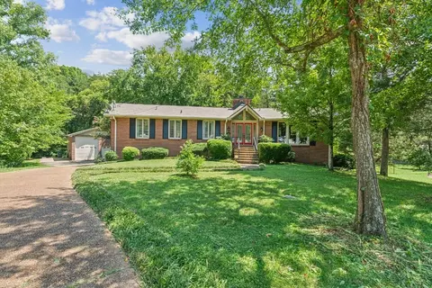 7233 Birch Bark Dr, Nashville, TN 37221