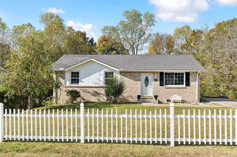 221 Annette Dr, Ashland City, TN 37015