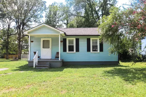 310 Oakwood Rd, Tullahoma, TN 37388