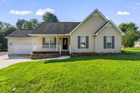 3 Oakley Dr, Fayetteville, TN 37334