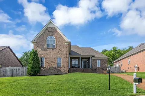 381 Solitude Cir, Goodlettsville, TN 37072