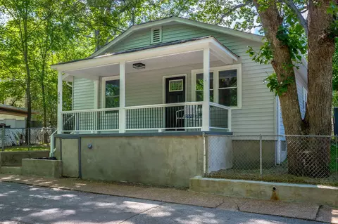 3998 Arkwright St, Lupton City, TN 37351