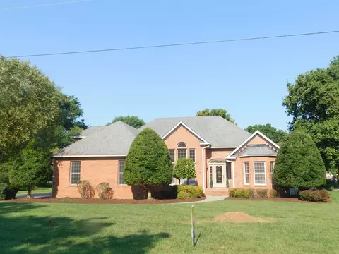 112 Meadowlake Dr, Gallatin, TN 37066