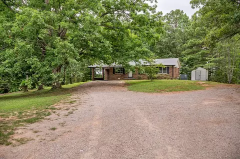 3383 New Bethel Rd, Selmer, TN 38375