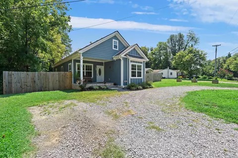 325 Rossview Rd, Clarksville, TN 37043