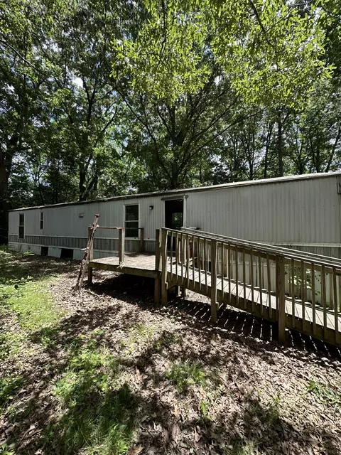 15812 Westview St, Camden, TN 38320