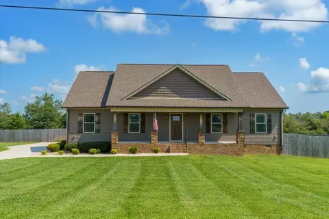 504 Richland Farms Dr, Manchester, TN 37355