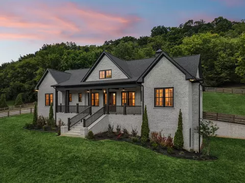6820 Arno Allisona, College Grove, TN 37046