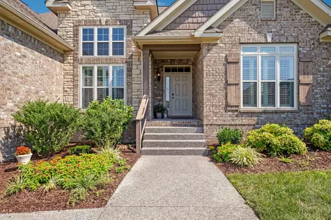 4005 Madrid Dr, Spring Hill, TN 37174 photo 3