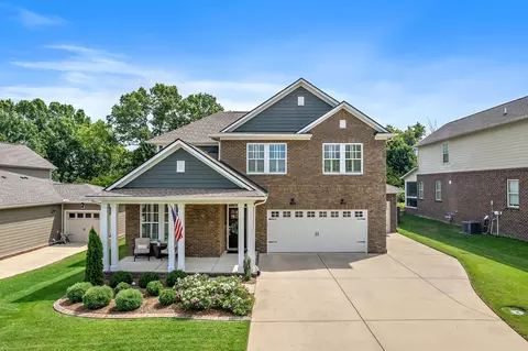 3359 Vinemont Dr, Thompsons Station, TN 37179
