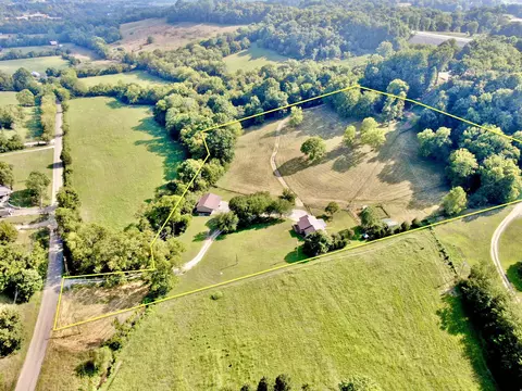 2909 Fly Rd, Santa Fe, TN 38482