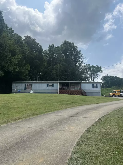 17 Hilltop Ln, Carthage, TN 37030