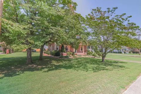 600 W Broad St, Decherd, TN 37324 photo 4
