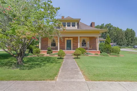 600 W Broad St, Decherd, TN 37324 photo 2
