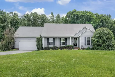 205 Greenwood Dr, Smithville, TN 37166
