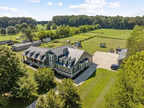 6931 Cowan Rd, Springfield, TN 37172