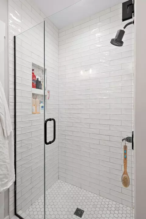 Bath - 167 S Garner St, Springfield, TN 37172 photo 5 of 5