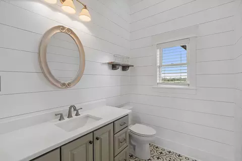 Bath - 5131 Florence Rd, Murfreesboro, TN 37129 photo 1 of 6