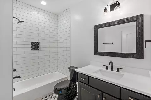 Bath - 5131 Florence Rd, Murfreesboro, TN 37129 photo 5 of 6