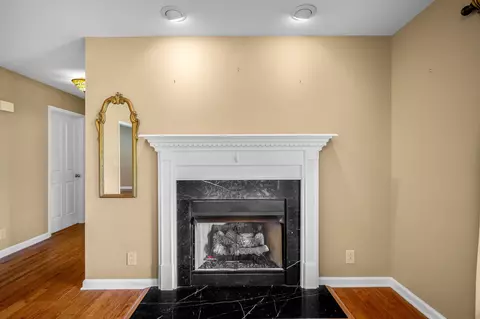 Living - 6218 H B Lee Rd, Springfield, TN 37172 photo 5 of 7