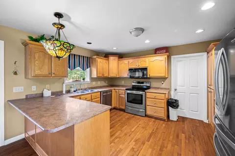 Kitchen - 6218 H B Lee Rd, Springfield, TN 37172 photo 1 of 4