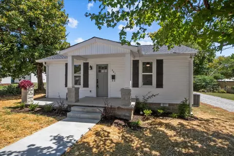 405 Dull St, Dickson, TN 37055