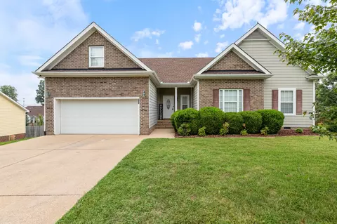 109 Saddle Creek Cir, Dickson, TN 37055