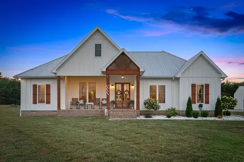 1140 Glenn Hinson Rd, Centerville, TN 37033