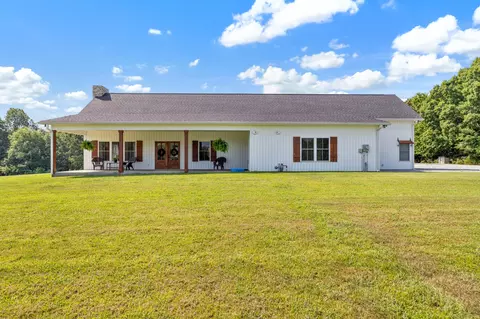 2670 Ridge Rd, Mcewen, TN 37101