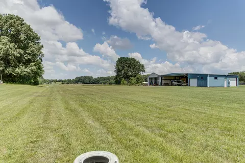Exterior - 2987 Rock Rd, Morrison, TN 37357 photo 6 of 8