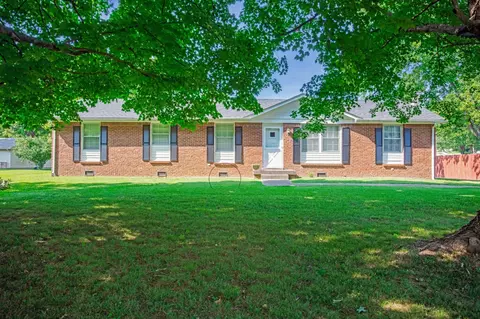 251 E Old Trenton Rd, Clarksville, TN 37043