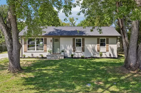 132 Elaine Dr, Columbia, TN 38401