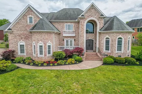2220 Meadowcrest Cv, Murfreesboro, TN 37129