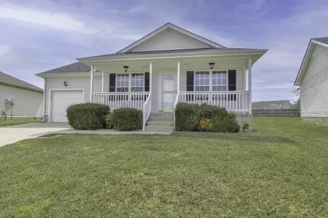 548 Oakmont Dr, Clarksville, TN 37042