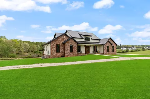 539 Buddy Rd, Burns, TN 37029