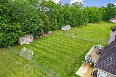 Exterior - 197 Simons Blvd, Morrison, TN 37357 photo 3 of 12