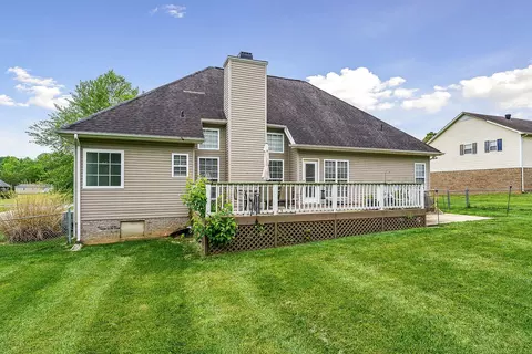 Exterior - 197 Simons Blvd, Morrison, TN 37357 photo 7 of 12