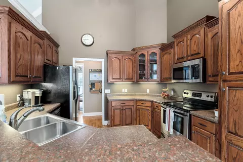 Kitchen - 197 Simons Blvd, Morrison, TN 37357 photo 1 of 2