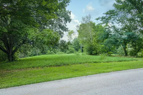102 N Camp Heights Dr, Sparta, TN 38583